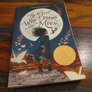 The Girl Who Drank the Moon - Hardcover By Barnhill, Kelly - VERY GOOD